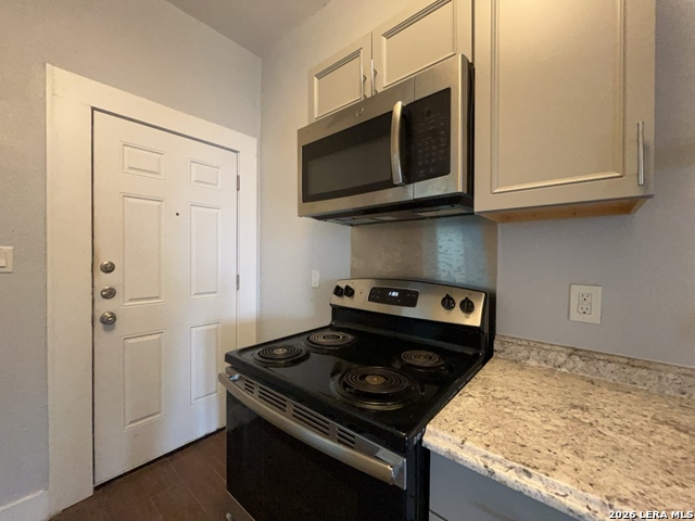 Image 10 of 29 For 506 Drexel Ave W 4