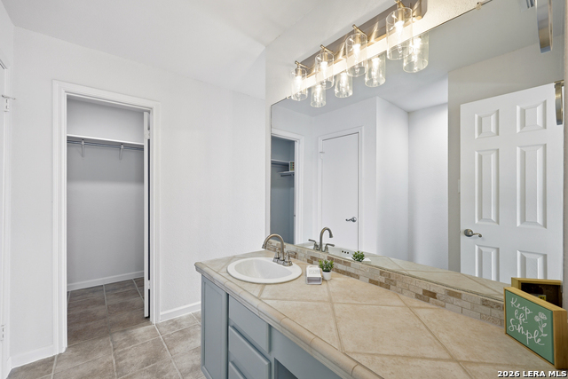 Image 21 of 35 For 16046 Watering Point Dr