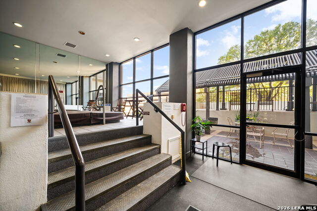 Image 20 of 29 For 7701 Wurzbach  2006