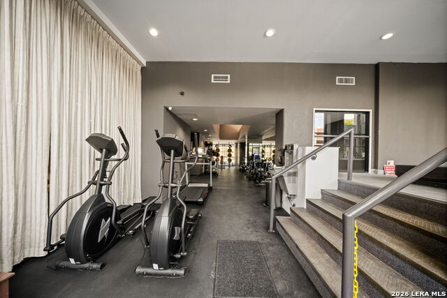 Image 21 of 29 For 7701 Wurzbach  2006