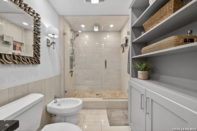 Image 7 of 29 For 7701 Wurzbach  2006