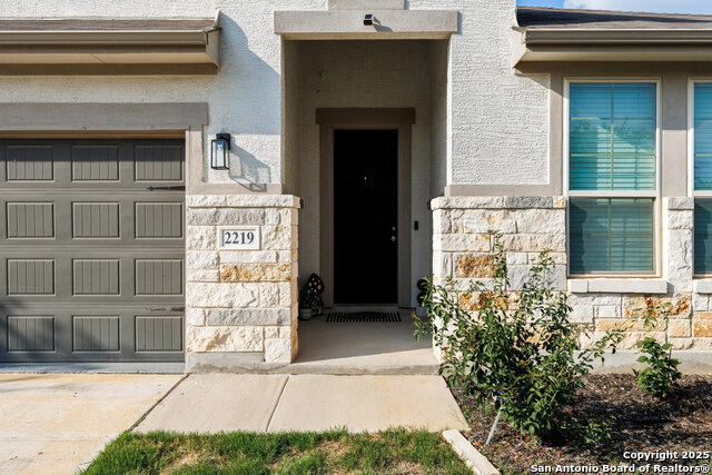 Image 3 of 27 For 2219 Castello