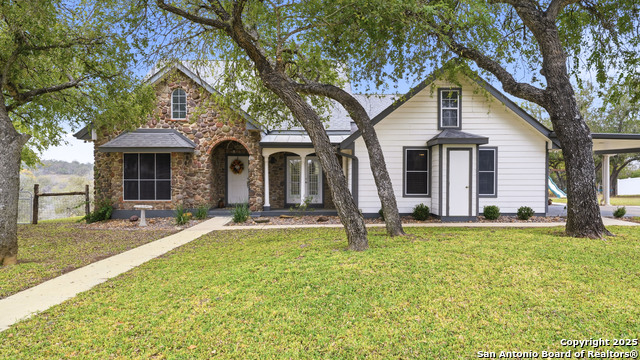 Details for 226 Broken Arrow, Floresville, TX 78114