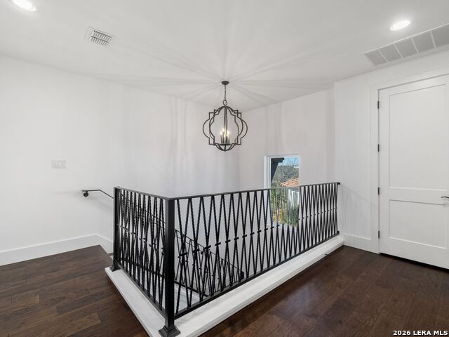 Listing photo id 39 for 203 Wellesley Landing