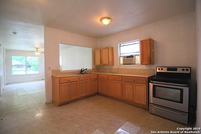 Image 5 of 10 For 319 Noria St