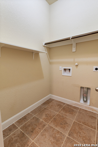 Image 22 of 32 For 13947 Evelina