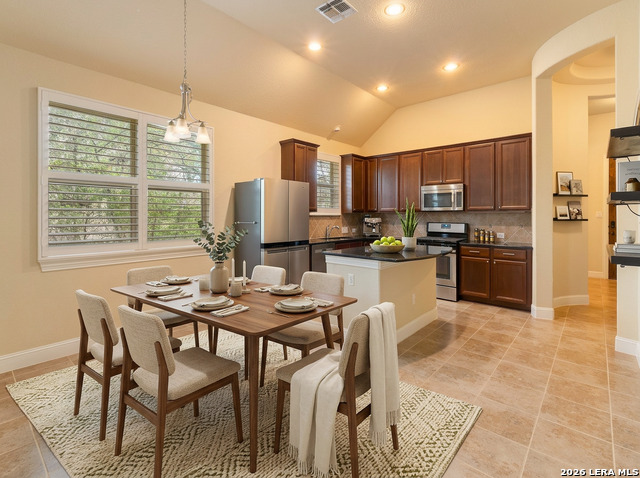 Image 4 of 32 For 13947 Evelina