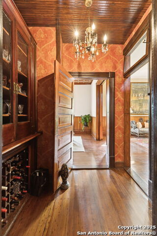 Image 19 of 48 For 402 Madison  