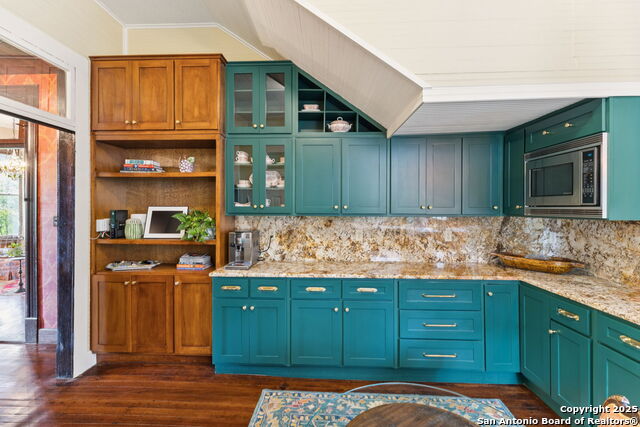 Image 22 of 48 For 402 Madison  