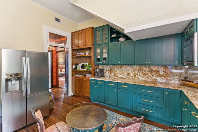 Image 24 of 48 For 402 Madison  