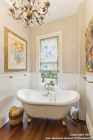 Image 29 of 48 For 402 Madison  