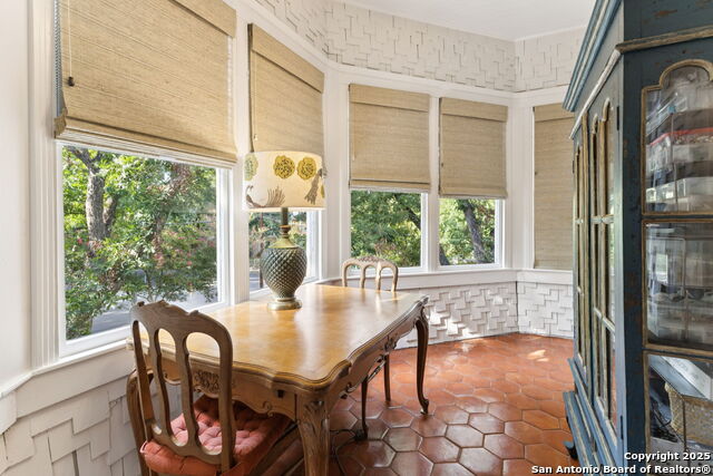 Image 32 of 48 For 402 Madison  