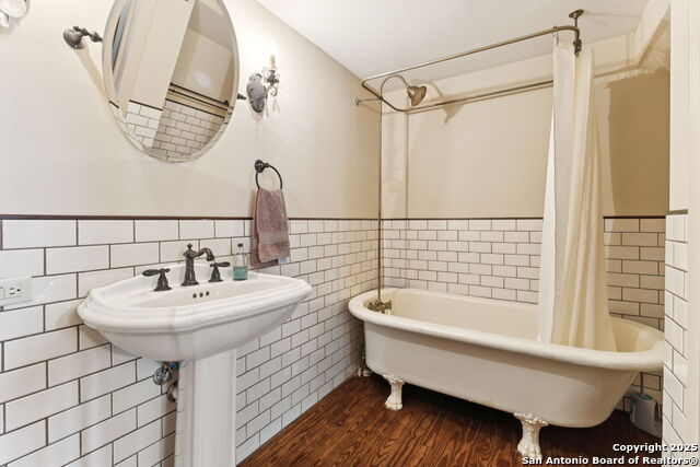 Image 34 of 48 For 402 Madison  