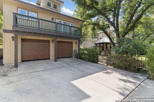 Image 46 of 48 For 402 Madison  