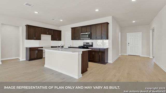 Image 14 of 29 For 383 Kolbo Crossing Cove