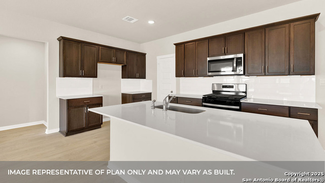 Image 15 of 29 For 383 Kolbo Crossing Cove