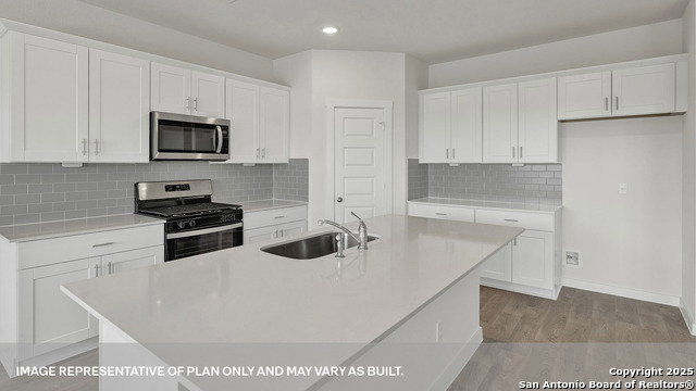 Image 19 of 35 For 426 Kolbo Crossing Cove