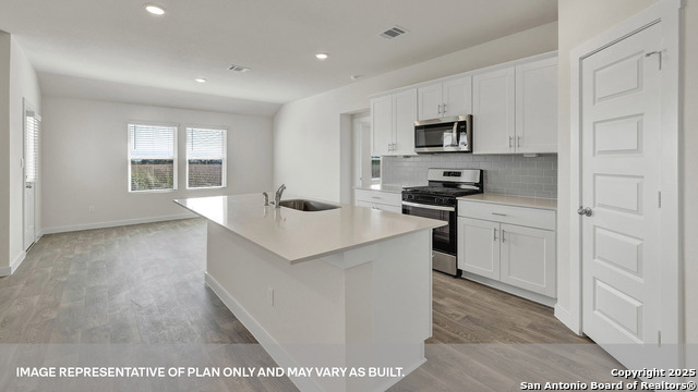 Image 23 of 35 For 426 Kolbo Crossing Cove