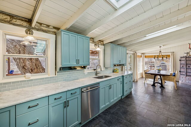 Listing photo id 11 for 1520 Rocky River