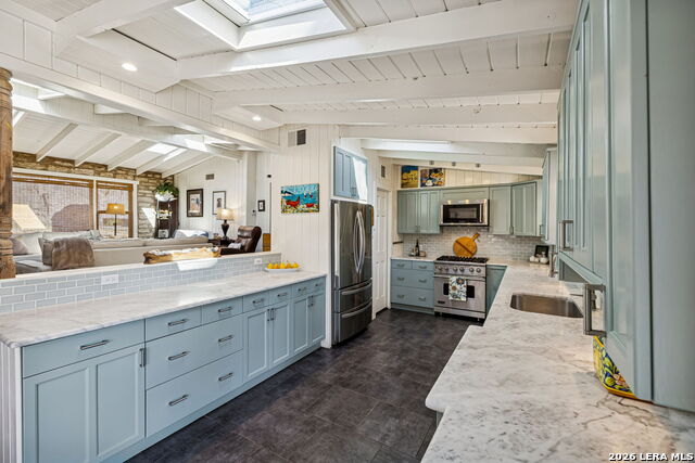 Listing photo id 12 for 1520 Rocky River