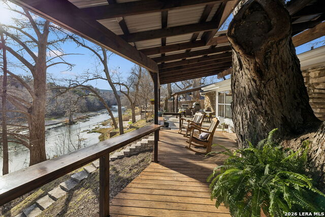 Listing photo id 13 for 1520 Rocky River