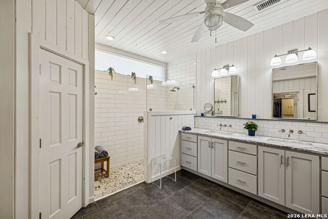 Listing photo id 17 for 1520 Rocky River