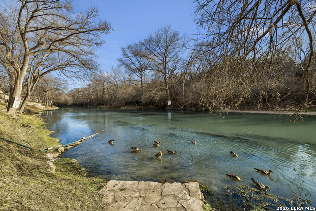 Listing photo id 4 for 1520 Rocky River