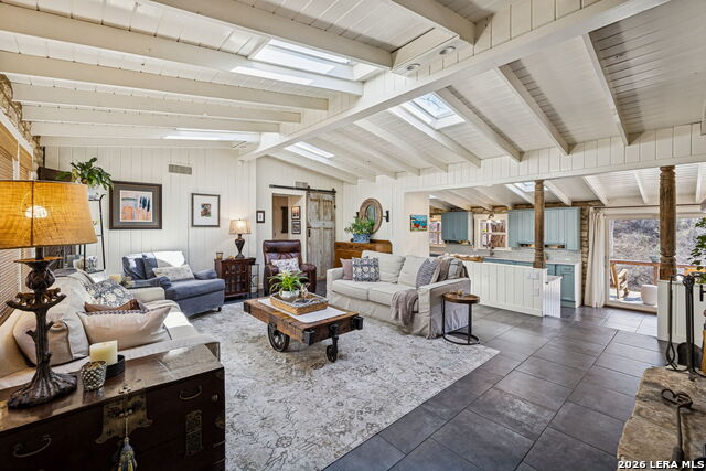 Listing photo id 7 for 1520 Rocky River