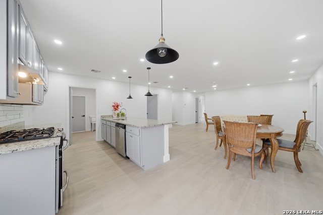 Image 2 of 21 For 1042 Lemon Tree