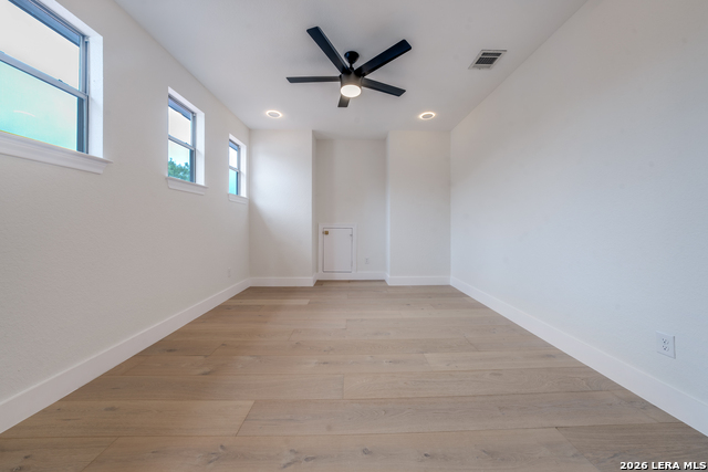 Image 30 of 53 For 23819 Golf Bridge