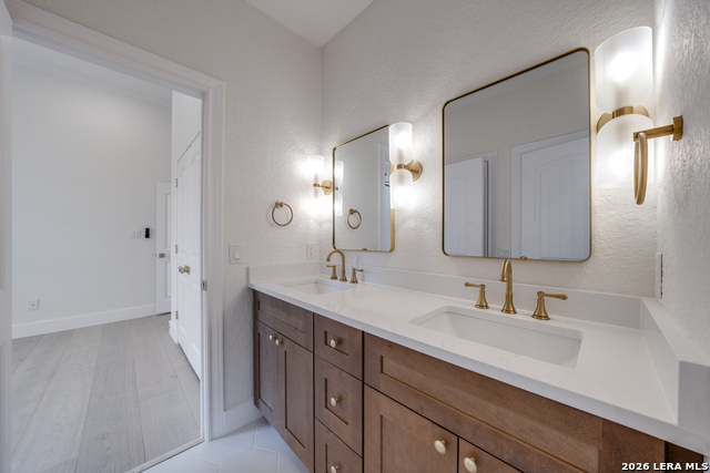 Image 34 of 53 For 23819 Golf Bridge