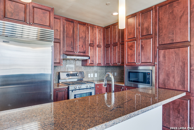 Image 10 of 28 For 610 Market E Unit 2510