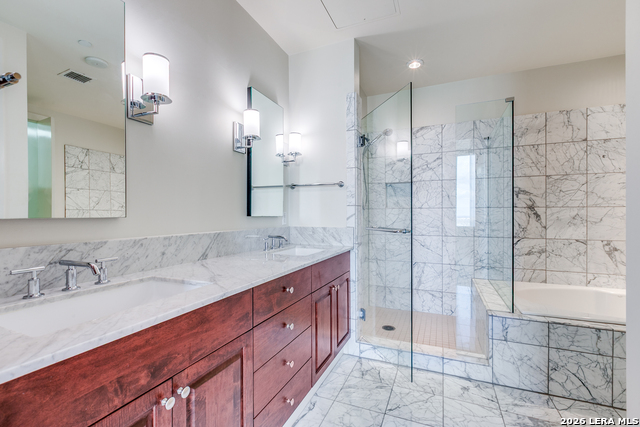 Image 16 of 28 For 610 Market E Unit 2510