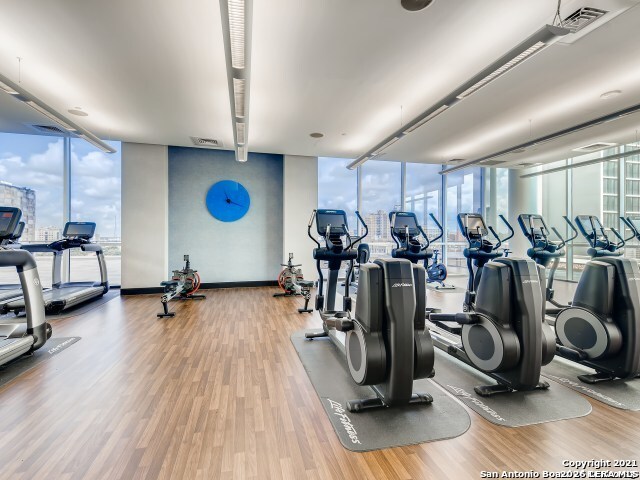 Image 24 of 28 For 610 Market E Unit 2510