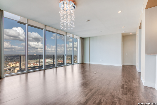 Image 7 of 28 For 610 Market E Unit 2510