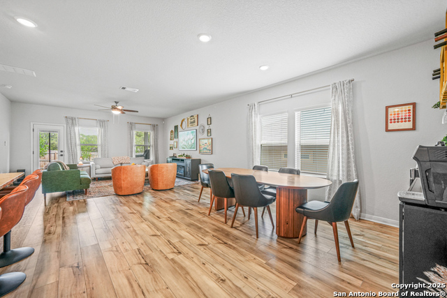 Image 13 of 46 For 25826 Marigold Oaks