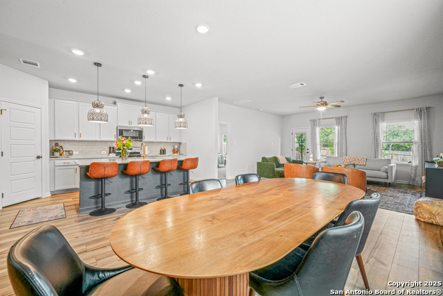 Image 15 of 46 For 25826 Marigold Oaks