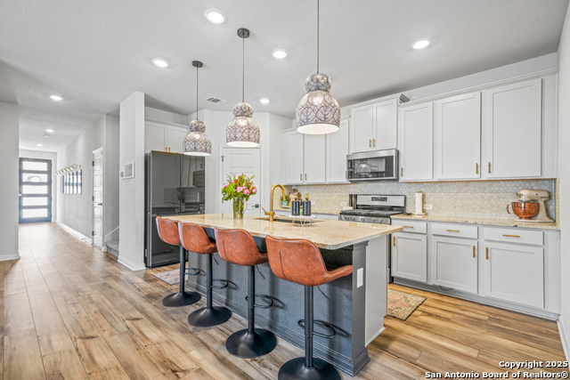 Image 16 of 46 For 25826 Marigold Oaks