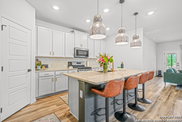 Image 17 of 46 For 25826 Marigold Oaks