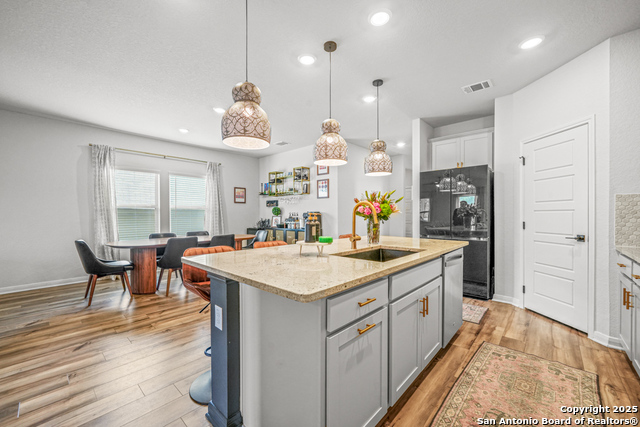 Image 19 of 46 For 25826 Marigold Oaks