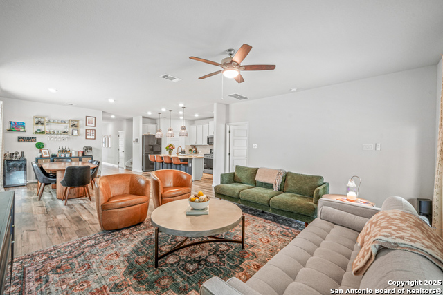 Image 23 of 46 For 25826 Marigold Oaks