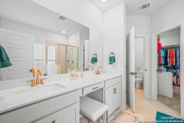 Image 26 of 46 For 25826 Marigold Oaks