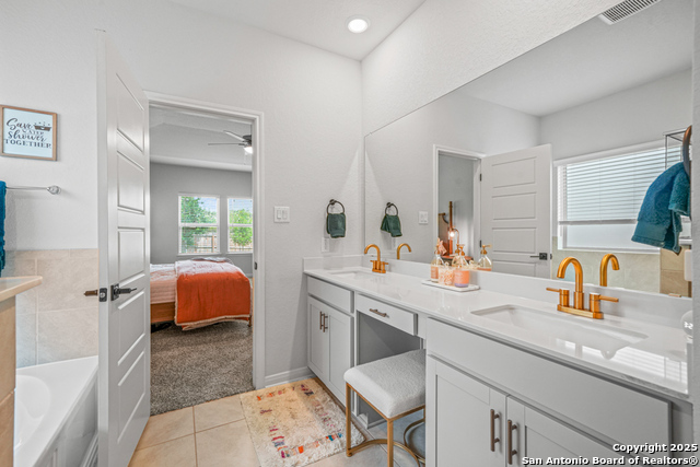 Image 27 of 46 For 25826 Marigold Oaks