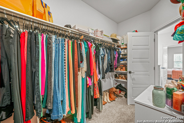 Image 31 of 46 For 25826 Marigold Oaks