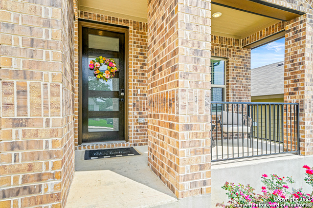 Image 4 of 46 For 25826 Marigold Oaks