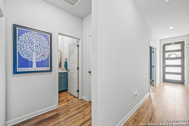 Image 8 of 46 For 25826 Marigold Oaks