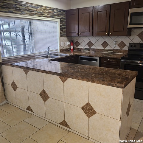 Image 4 of 32 For 6602 Spring Manor