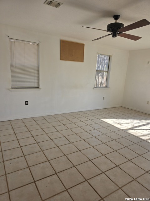 Image 12 of 34 For 205 Hill Country Dr