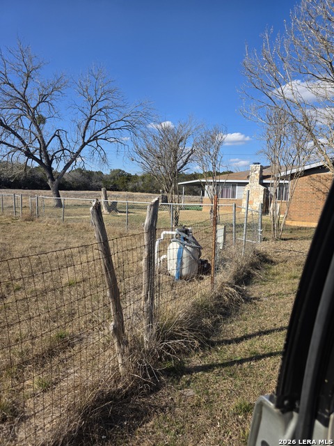 Image 17 of 34 For 205 Hill Country Dr