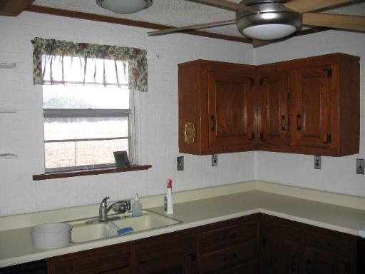 Image 21 of 34 For 205 Hill Country Dr